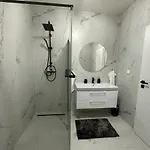 Klimatizovaný Apartmánový Dom S Vírivkou, 9a Casa vacanze *