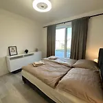 Klimatizovaný Apartmánový Dom S Vírivkou, 9a Senec