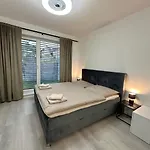 Casa vacanze Klimatizovaný Apartmánový Dom S Vírivkou, 9a Senec