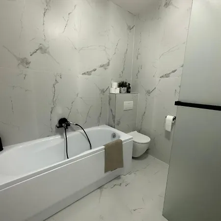 בית נופש Klimatizovany Apartmanovy Dom S Virivkou, 9a *