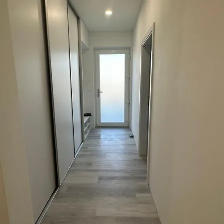 Klimatizovany Apartmanovy Dom S Virivkou, 9a *