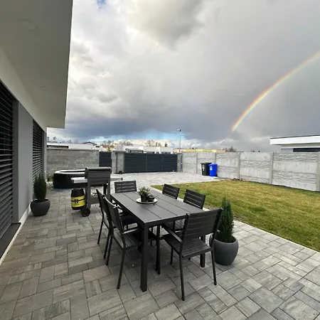 Klimatizovany Apartmanovy Dom S Virivkou, 9a *