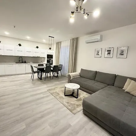 Klimatizovaný Apartmánový Dom S Vírivkou, 9a Prázdninový dům *