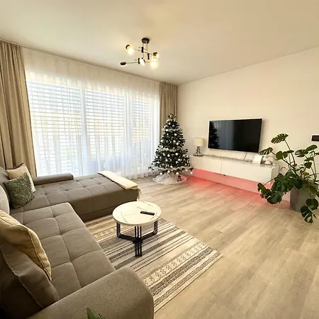 Klimatizovany Apartmanovy Dom S Virivkou, 9a בית נופש סנץ