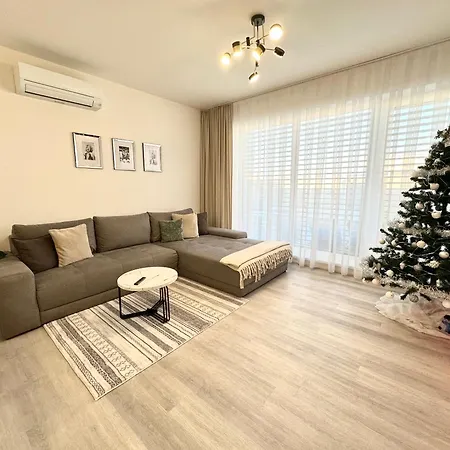 Holiday home Klimatizovany Apartmanovy Dom S Virivkou, 9a Senec