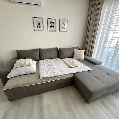 בית נופש Klimatizovany Apartmanovy Dom S Virivkou, 9a סנץ