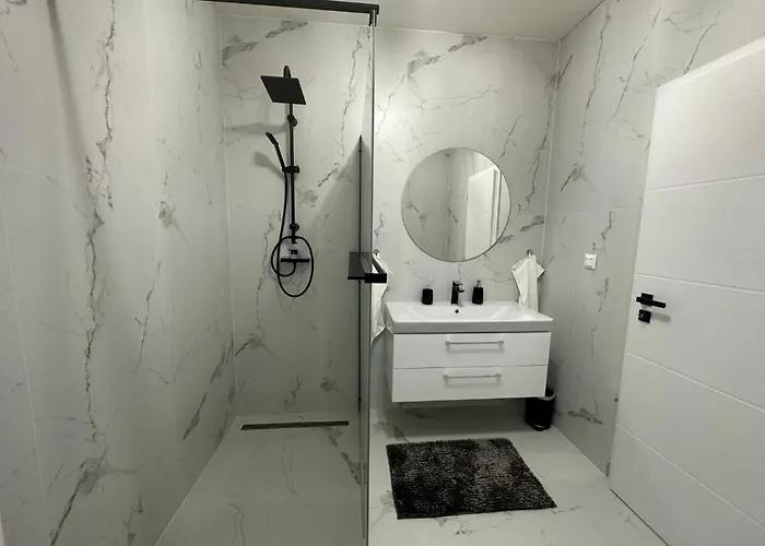 Klimatizovany Apartmanovy Dom S Virivkou, 9a 度假居 *