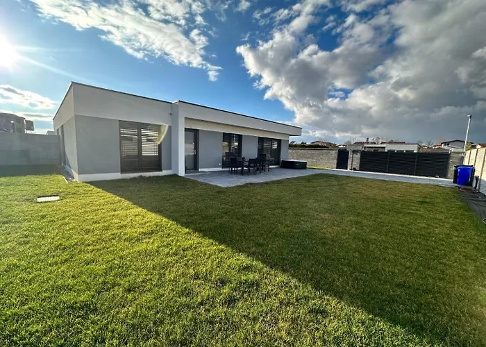 Klimatizovany Apartmanovy Dom S Virivkou, 9a * 塞内奇