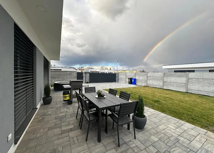 Klimatizovany Apartmanovy Dom S Virivkou, 9a *