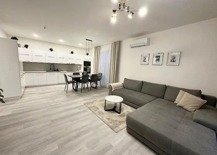 Klimatizovany Apartmanovy Dom S Virivkou, 9a 度假居 *